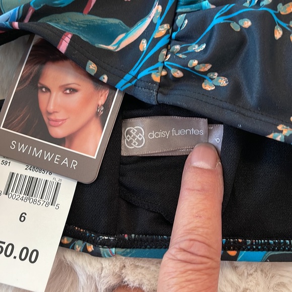 ** BOGO Daisy Fuentes Bandeau Bikini Top 6 - Picture 8 of 9
